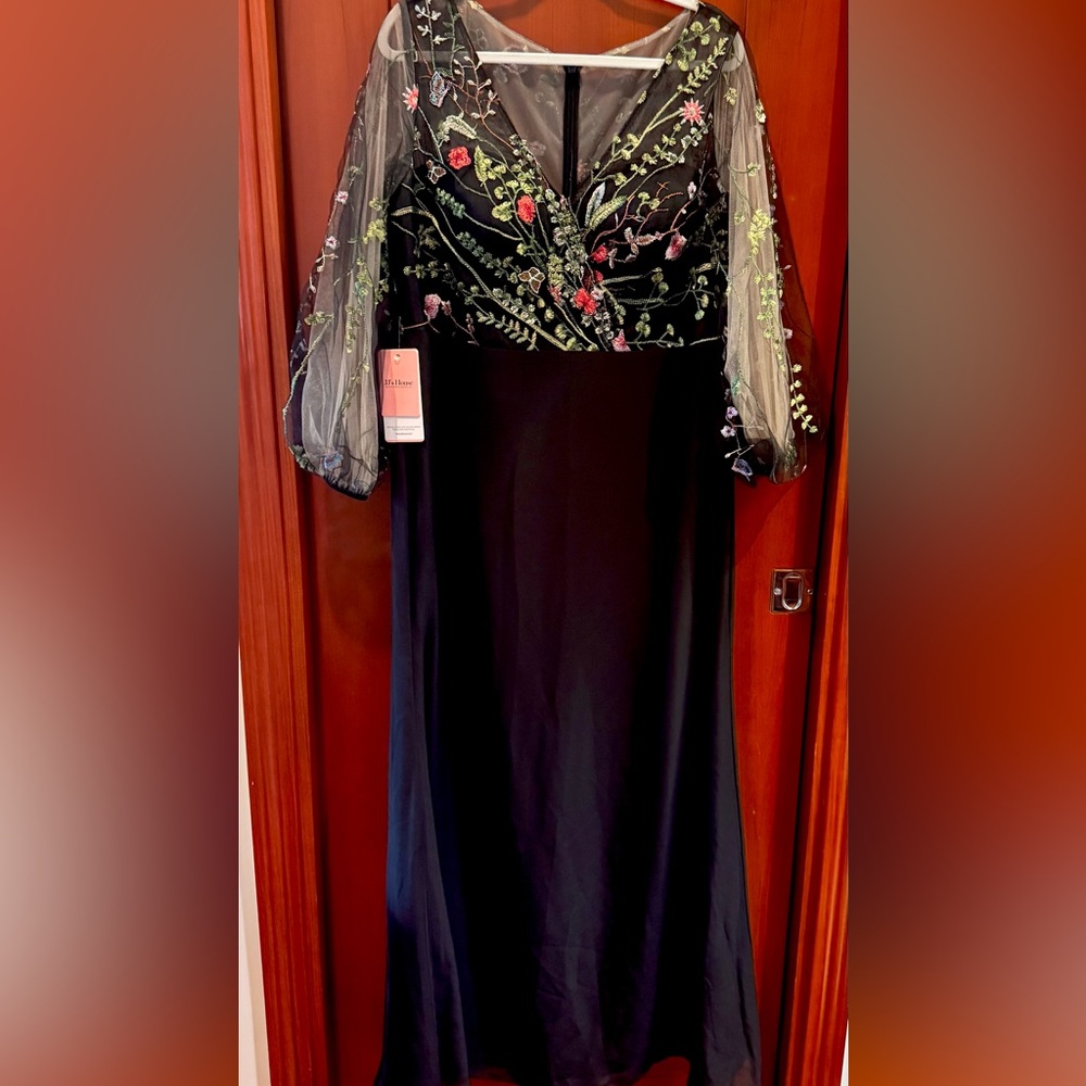 JJs House Elegant Black Dress with Floral Details